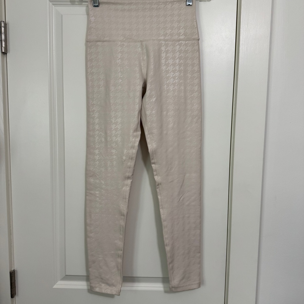 NEW Aerie Offline Medium Cream Houndstooth Ankle Leggings - Picture 3 of 11